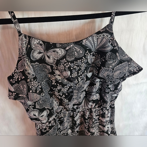 Place Classic Ruffled B&W Floral High-Low Dress - Picture 2 of 6